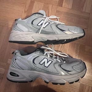 New Balance 530 Trainers